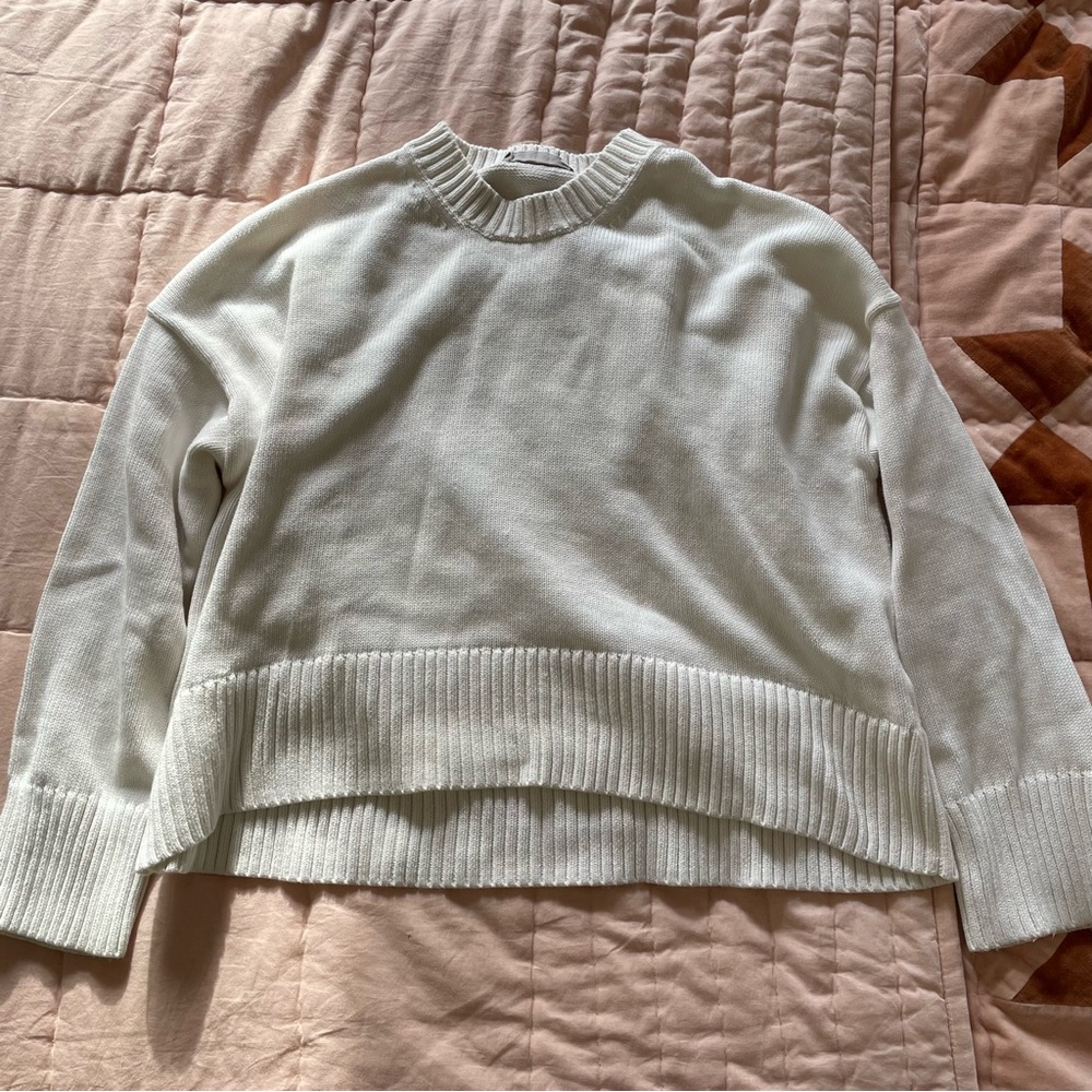 Everlane Boxy Sweater in Everyday Cotton
Small White EUC
